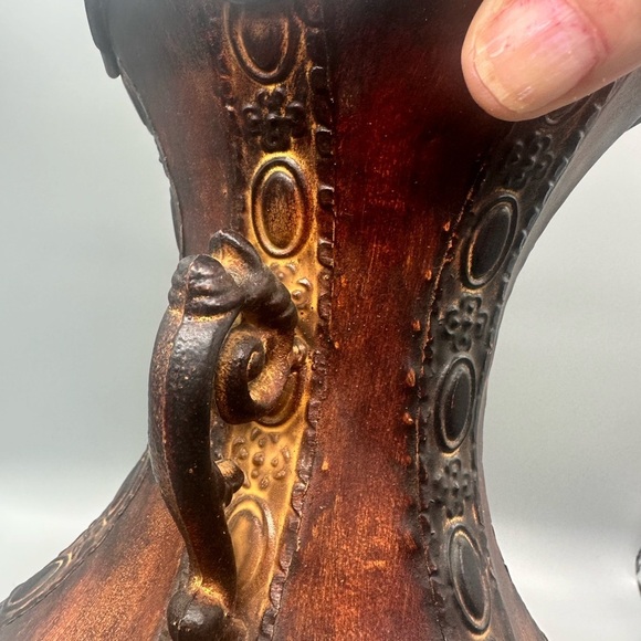 Vintage ornate metal vase - Picture 3 of 10